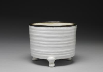 图片[2]-Zun vessel with linear pattern in white glaze, Jin to Yuan dynasty, 12th-14th century-China Archive